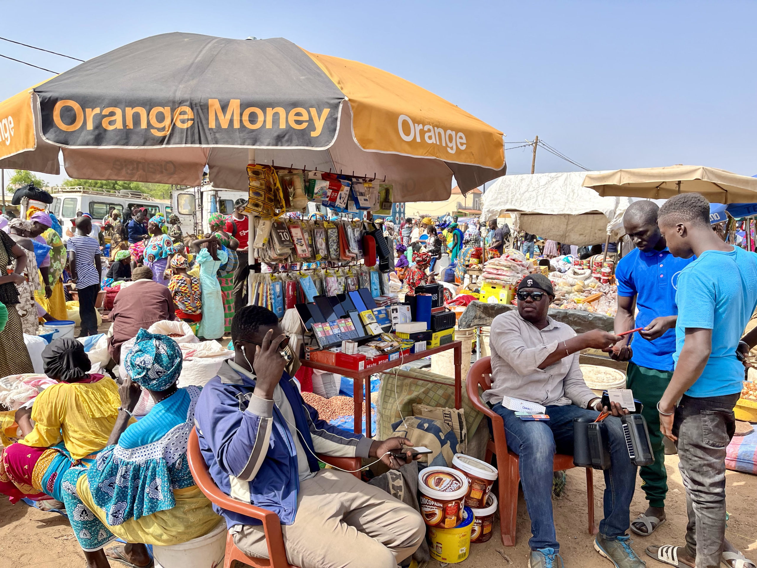 Orange-Money-Stand
